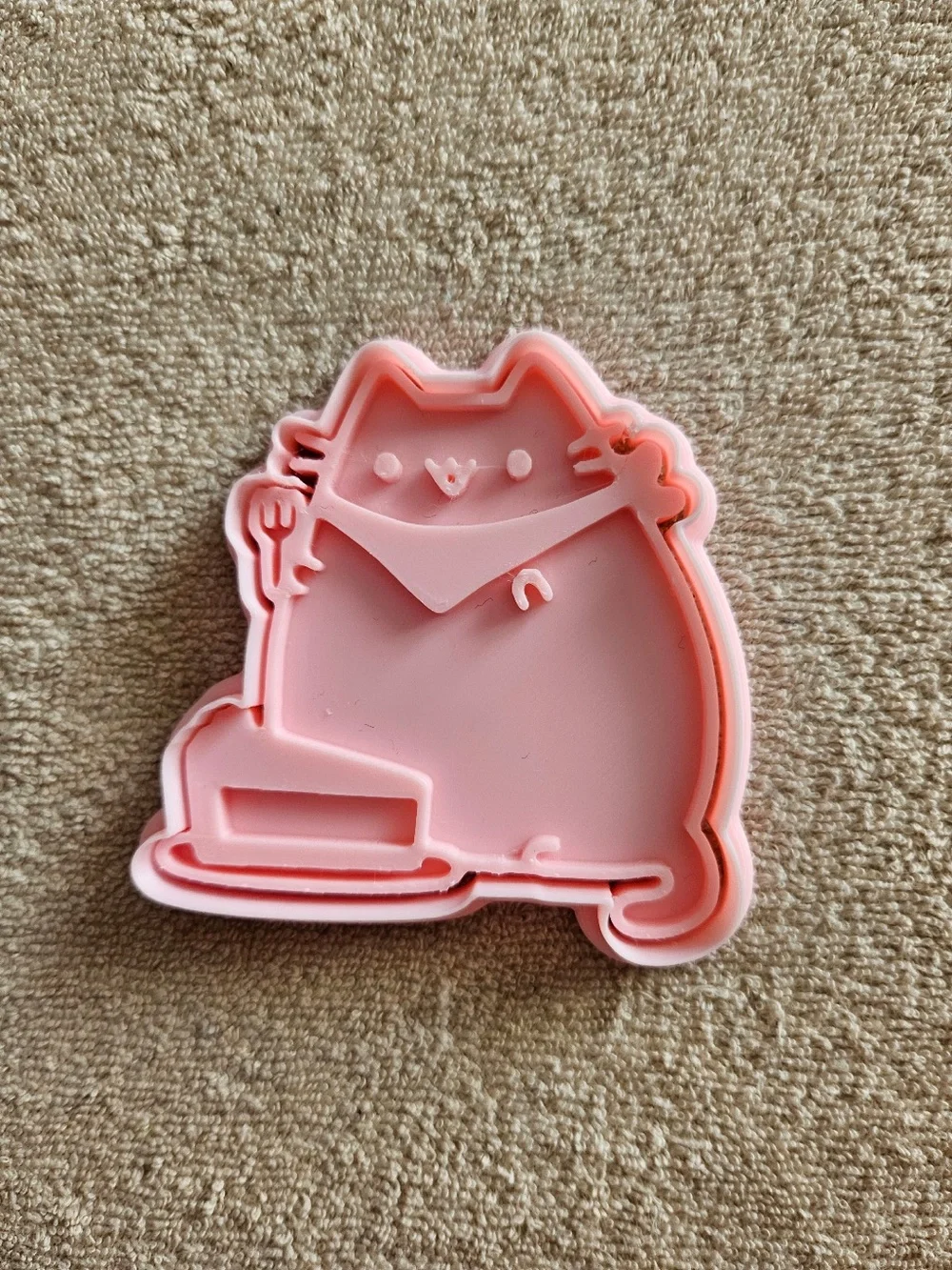 Pusheen cookie cutter